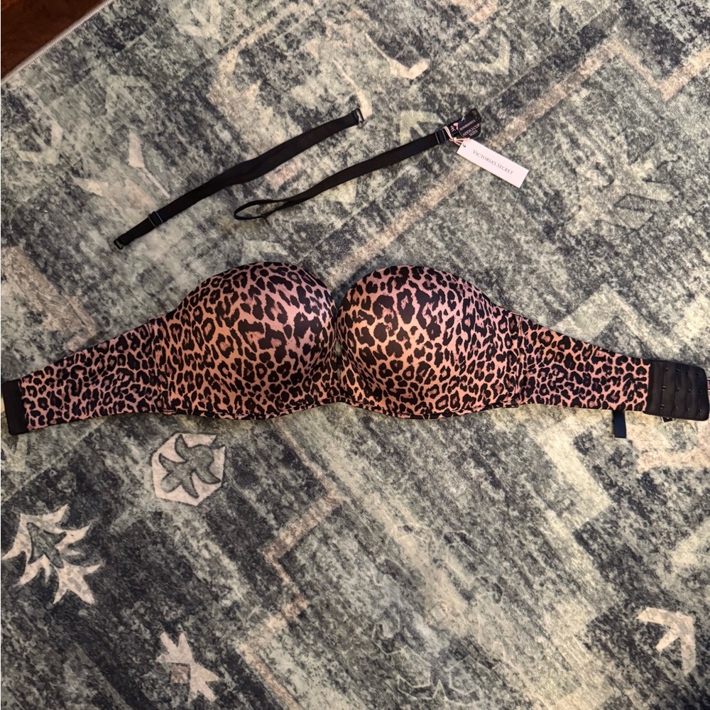 Victoria’s Secret bombshell bra